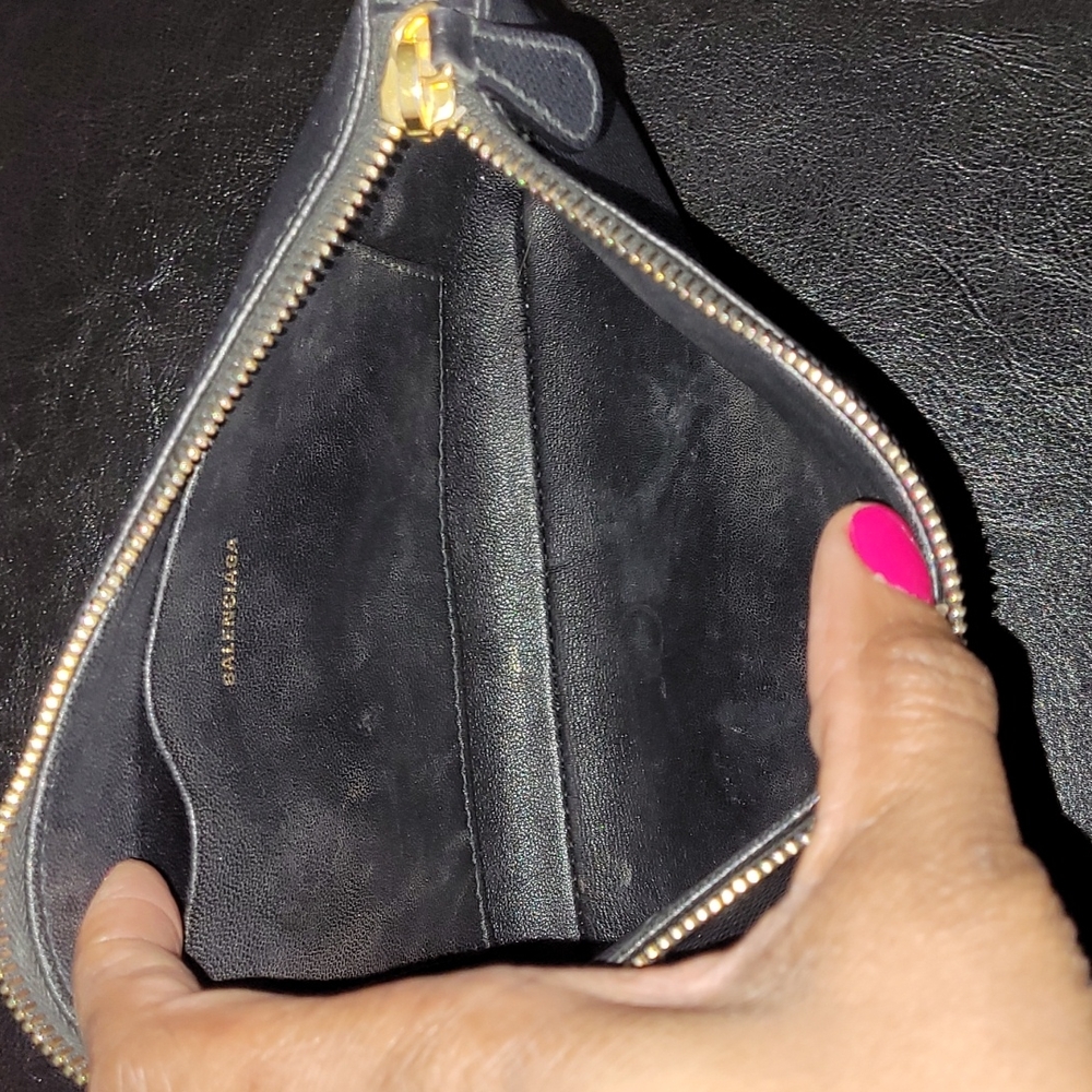 💕HP💕BALENCIAGA Ville Leather Logo Pouch💕 - Picture 8 of 10